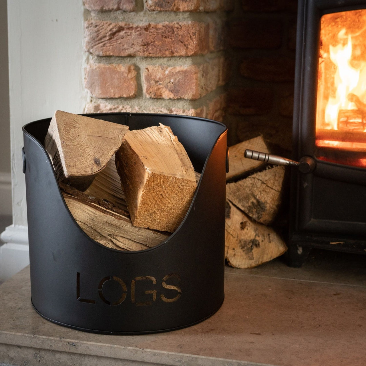 Modern Style Black Finish Fireplace Metal Logs And Kindling Buckets With Matchstick Holder 29 x 32cm