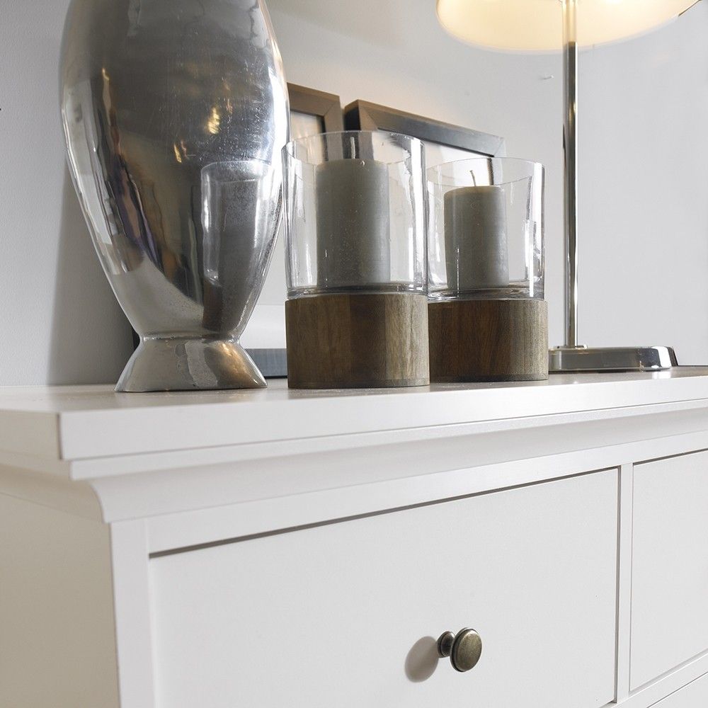 Modern White Chest of 4 Drawers