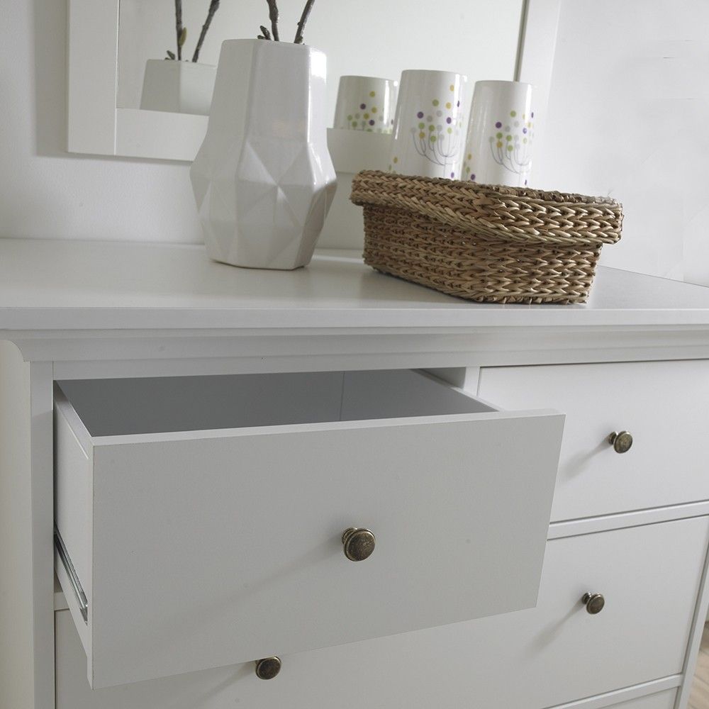 Modern White Chest of 4 Drawers