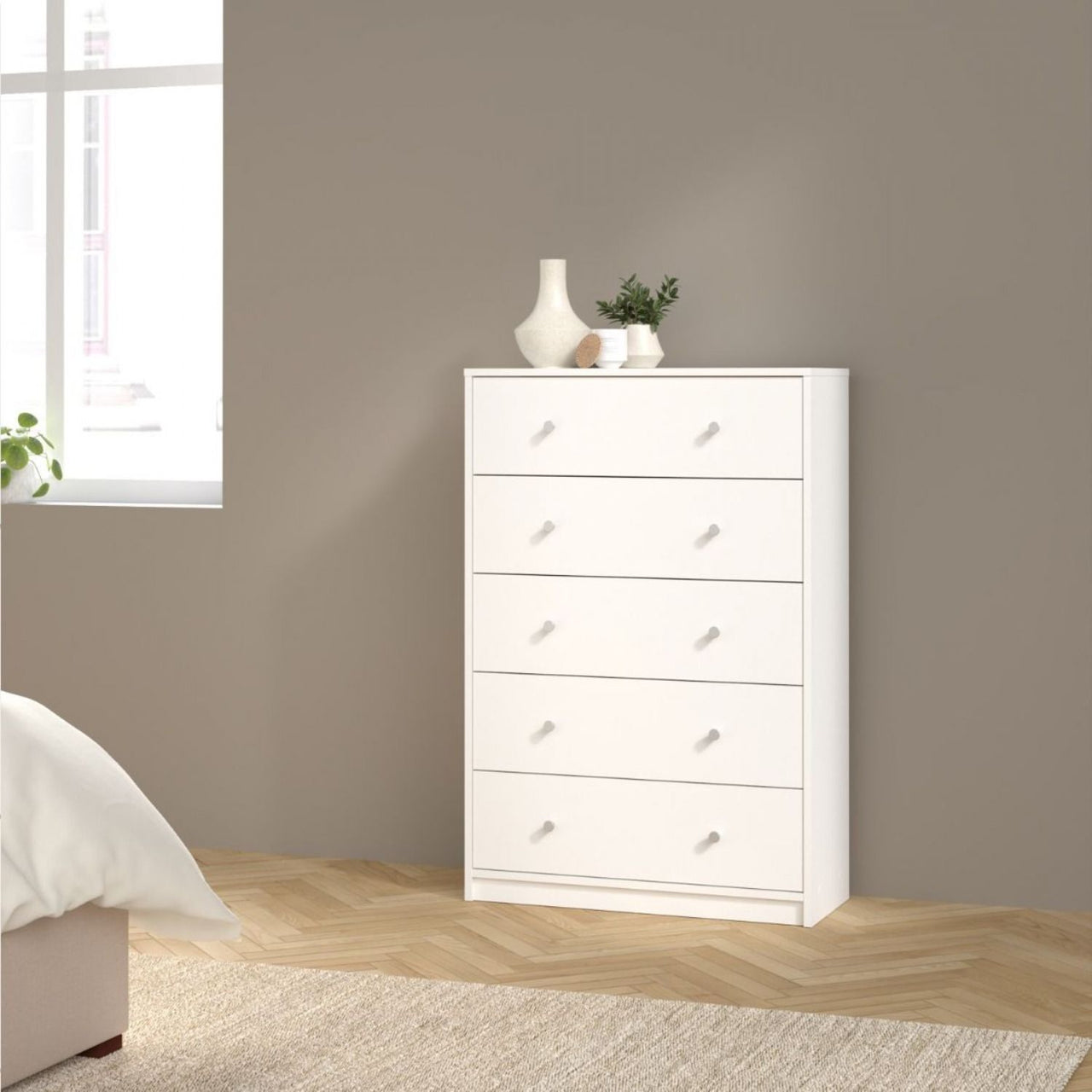 White Chest of 5 Drawers