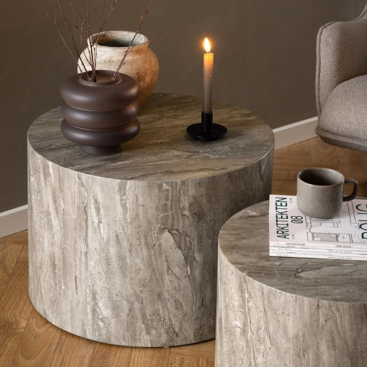 Dice Round Coffee Table Set in Grey Marble