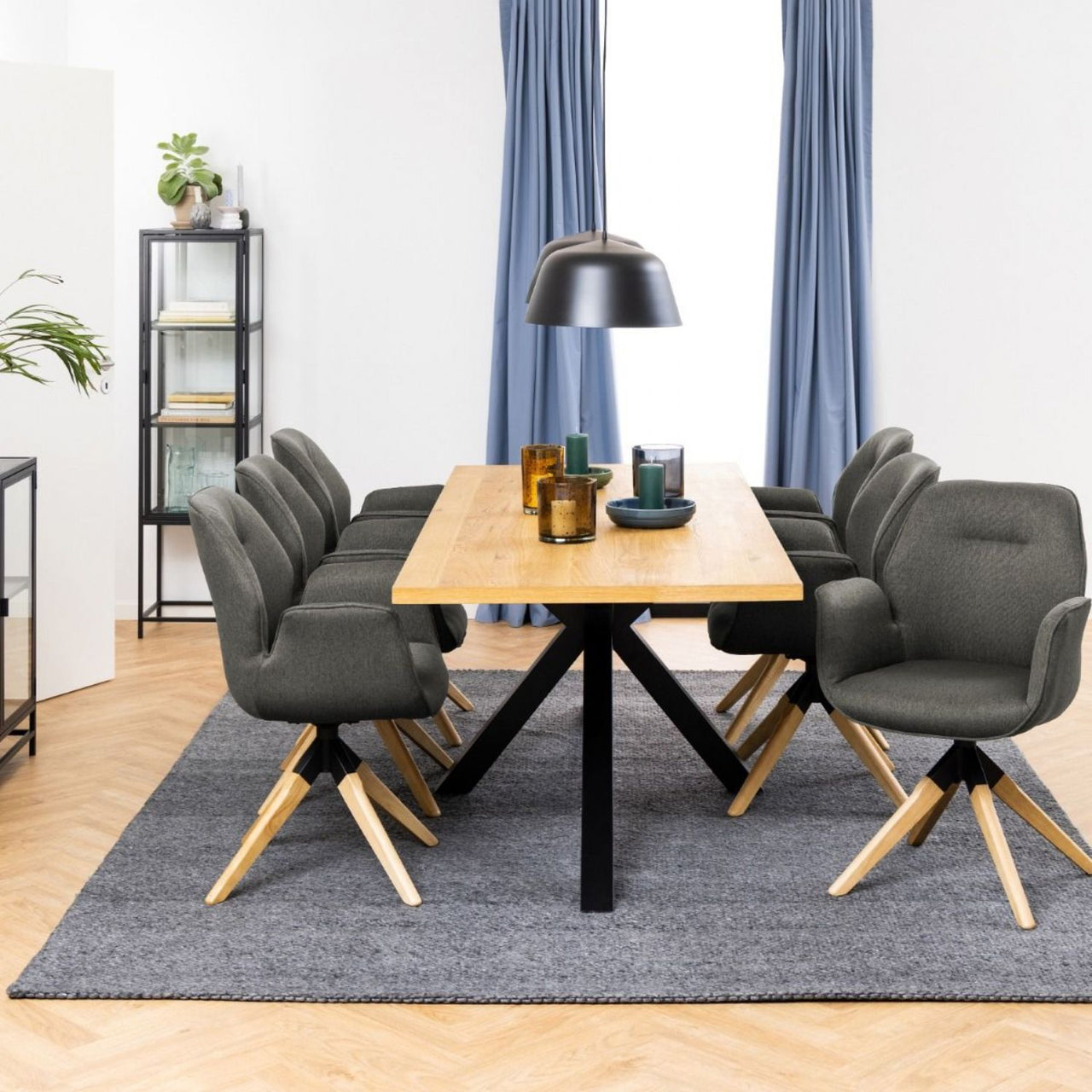 Heaven Dining Table in Oak And Black