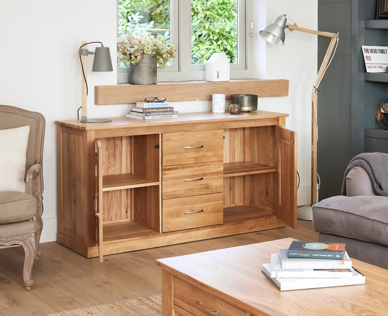 Light Oak Large Sideboard 3 Middle Drawers 2 Side Storage Cupboards