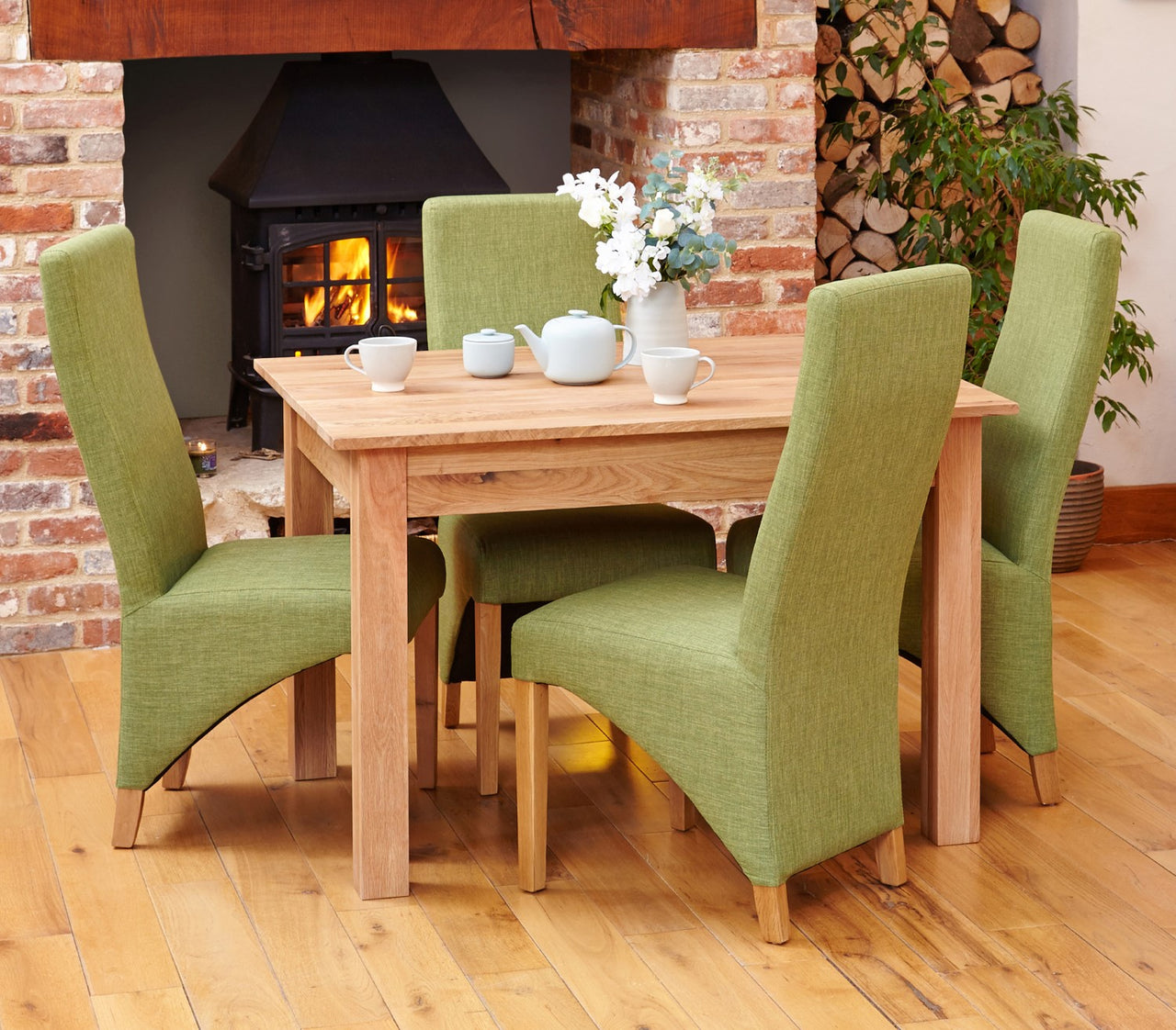 Small Solid Light Oak Dining Table 120cm x 90cm 4 Seater