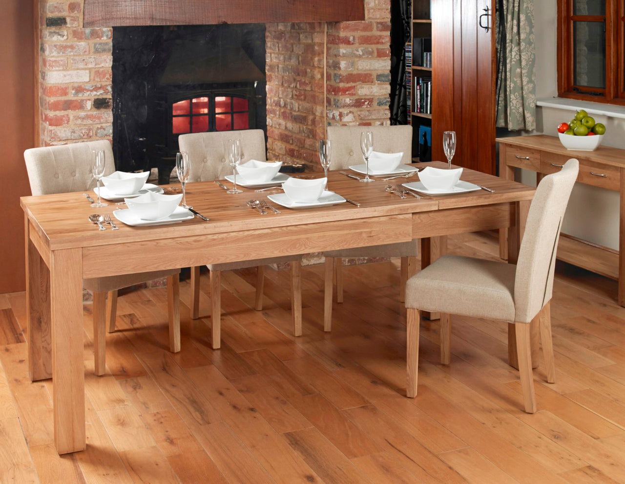 Light Oak Extending Dining Table Seats 4 6 to 8 People 150cm to 200cm