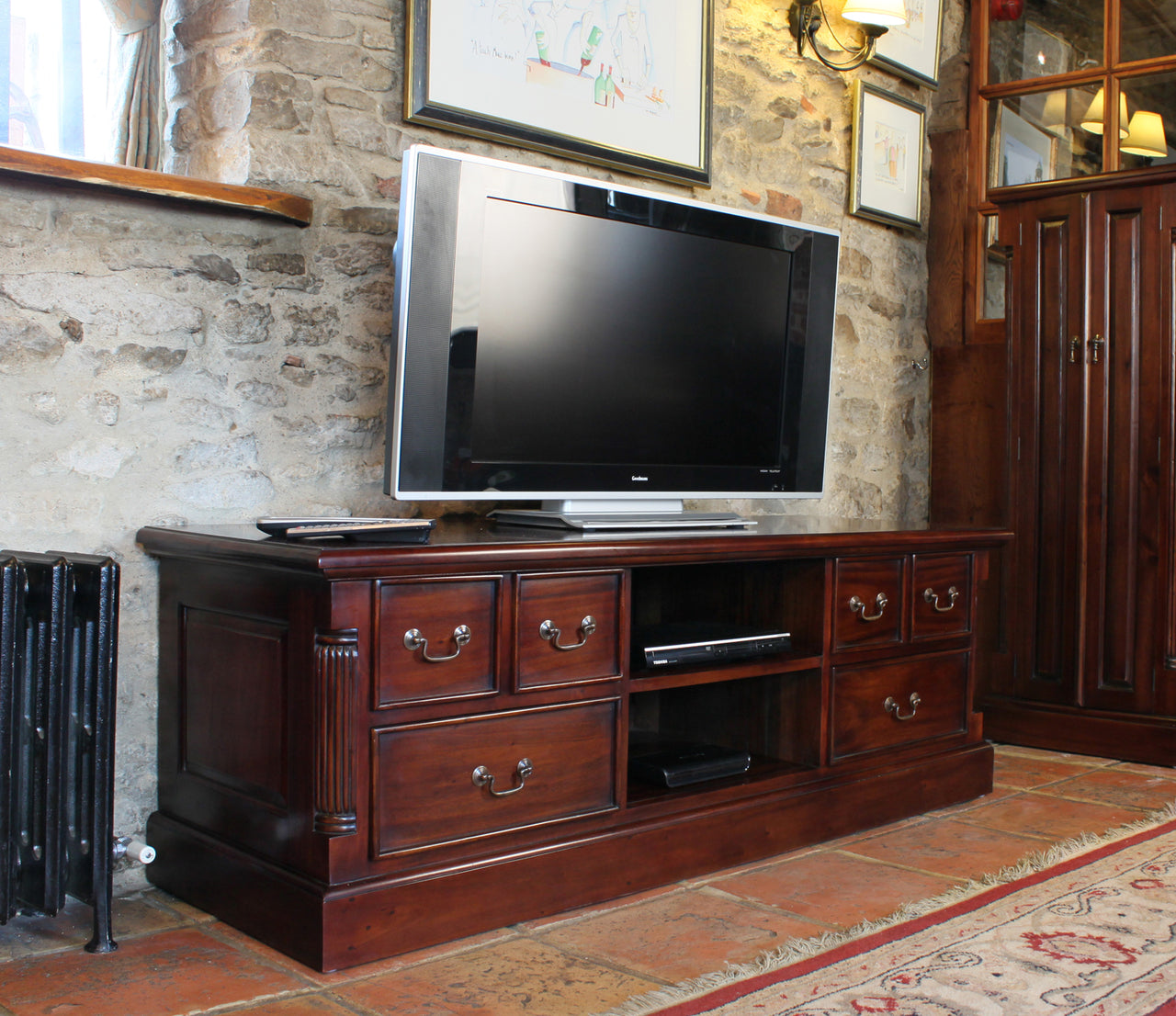 Large Mahogany Widescreen TV Cabinet Traditional Dark Wood Finish