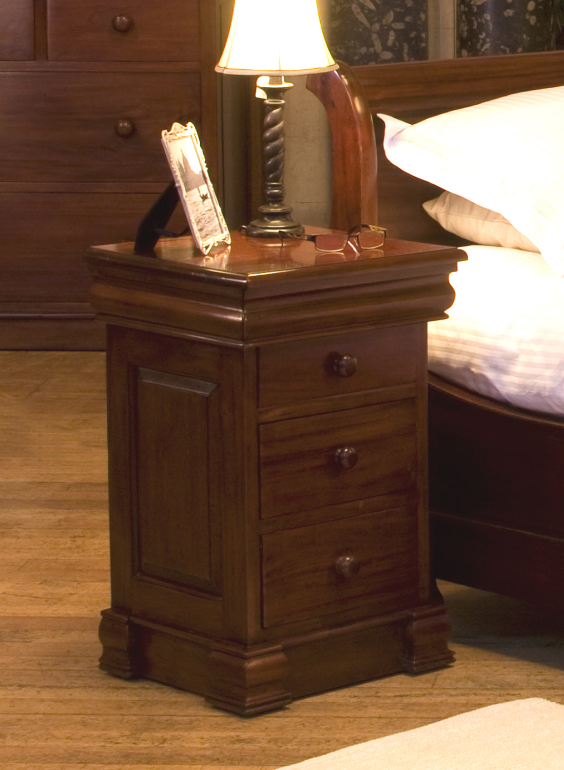 Mahogany 4 Drawer Lamp Bedside Table Traditional Dark Wood Finish