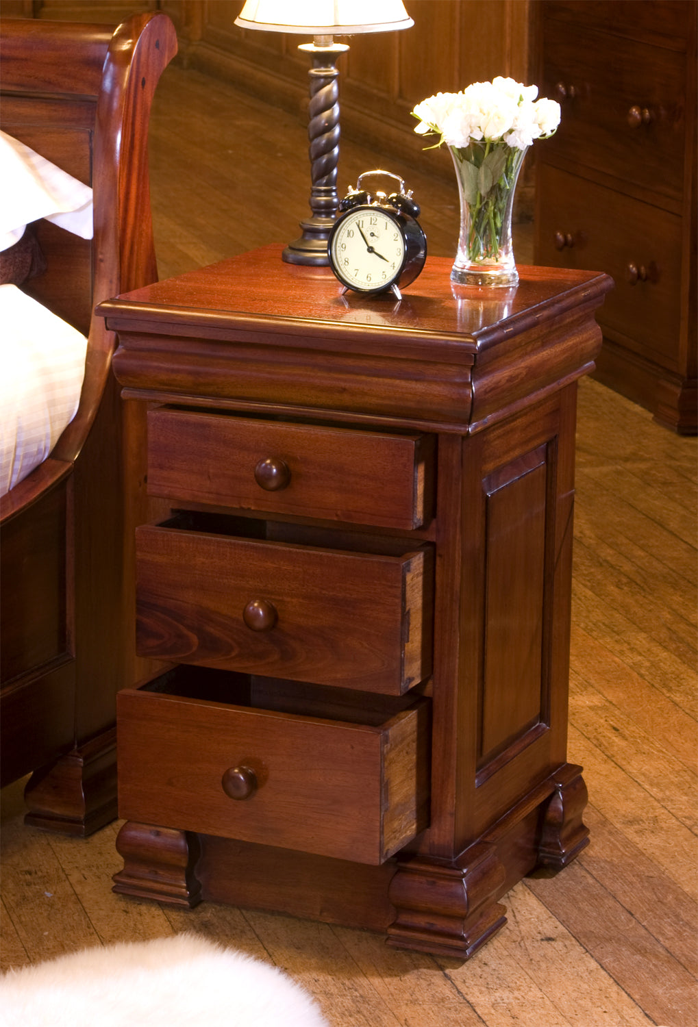 Mahogany 4 Drawer Lamp Bedside Table Traditional Dark Wood Finish