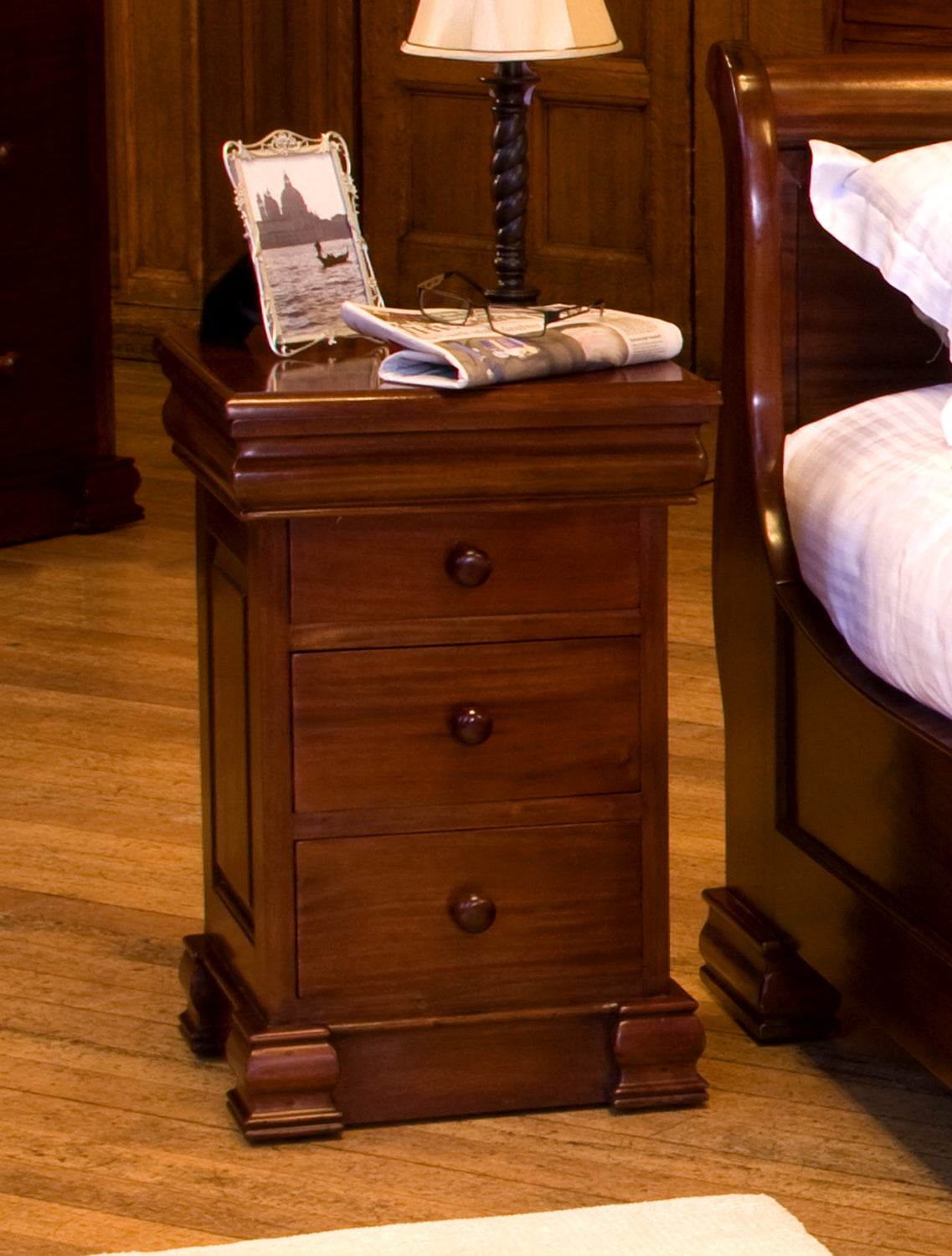 Mahogany 4 Drawer Lamp Bedside Table Traditional Dark Wood Finish